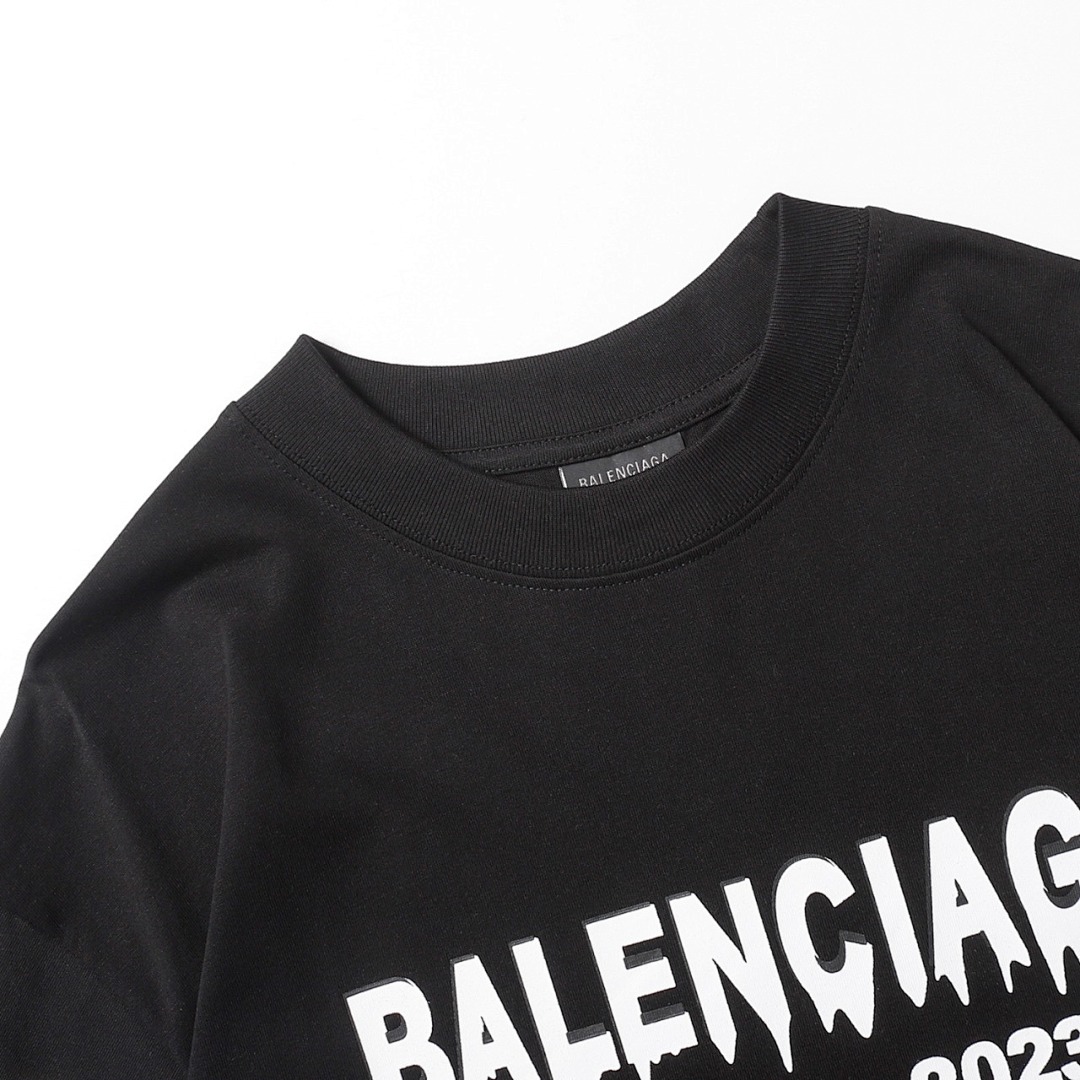 Balenciaga T-Shirt Style 165 detail view 3