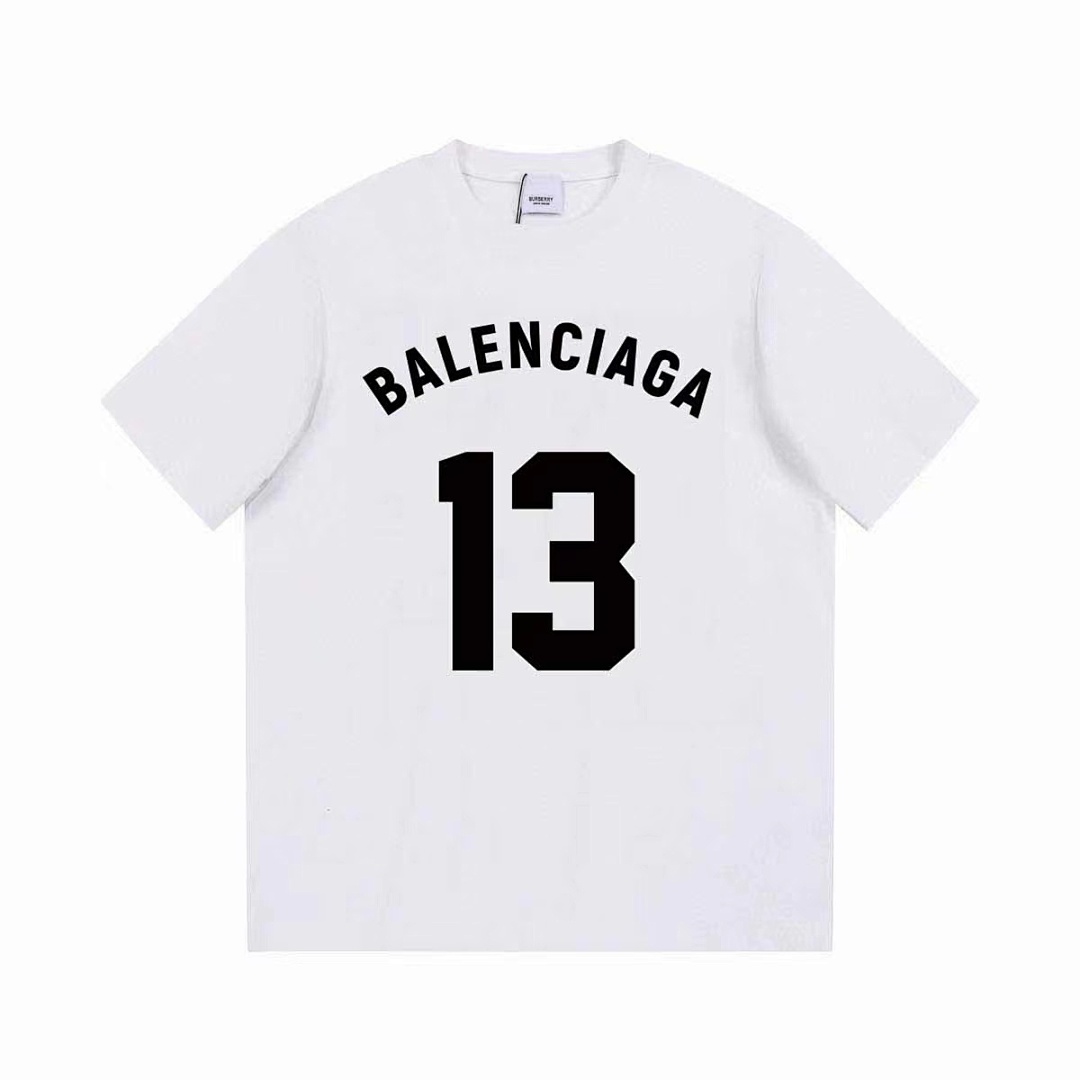 Balenciaga T-Shirt Style 172 detail view 2