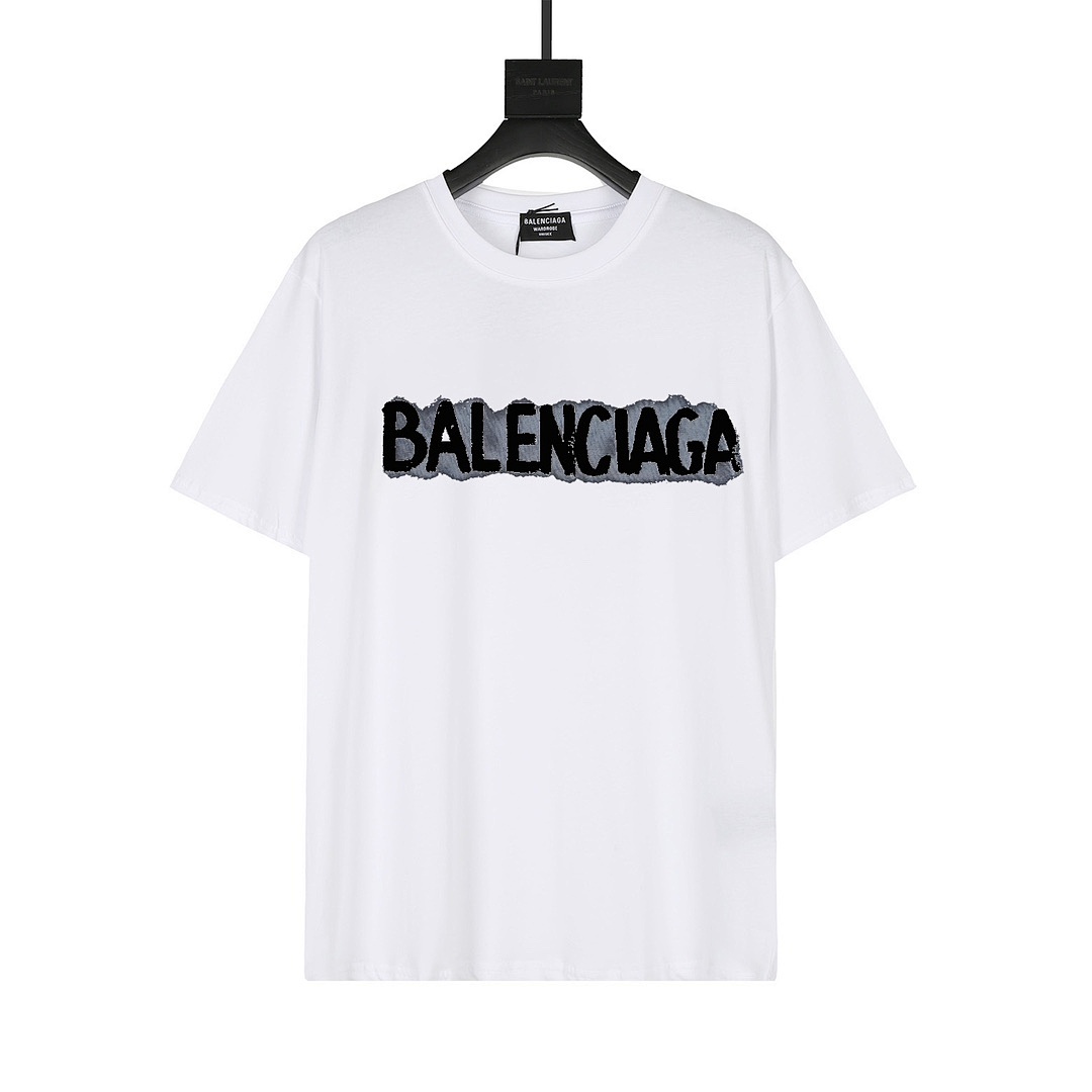 Balenciaga T-Shirt Style 174 detail view 1