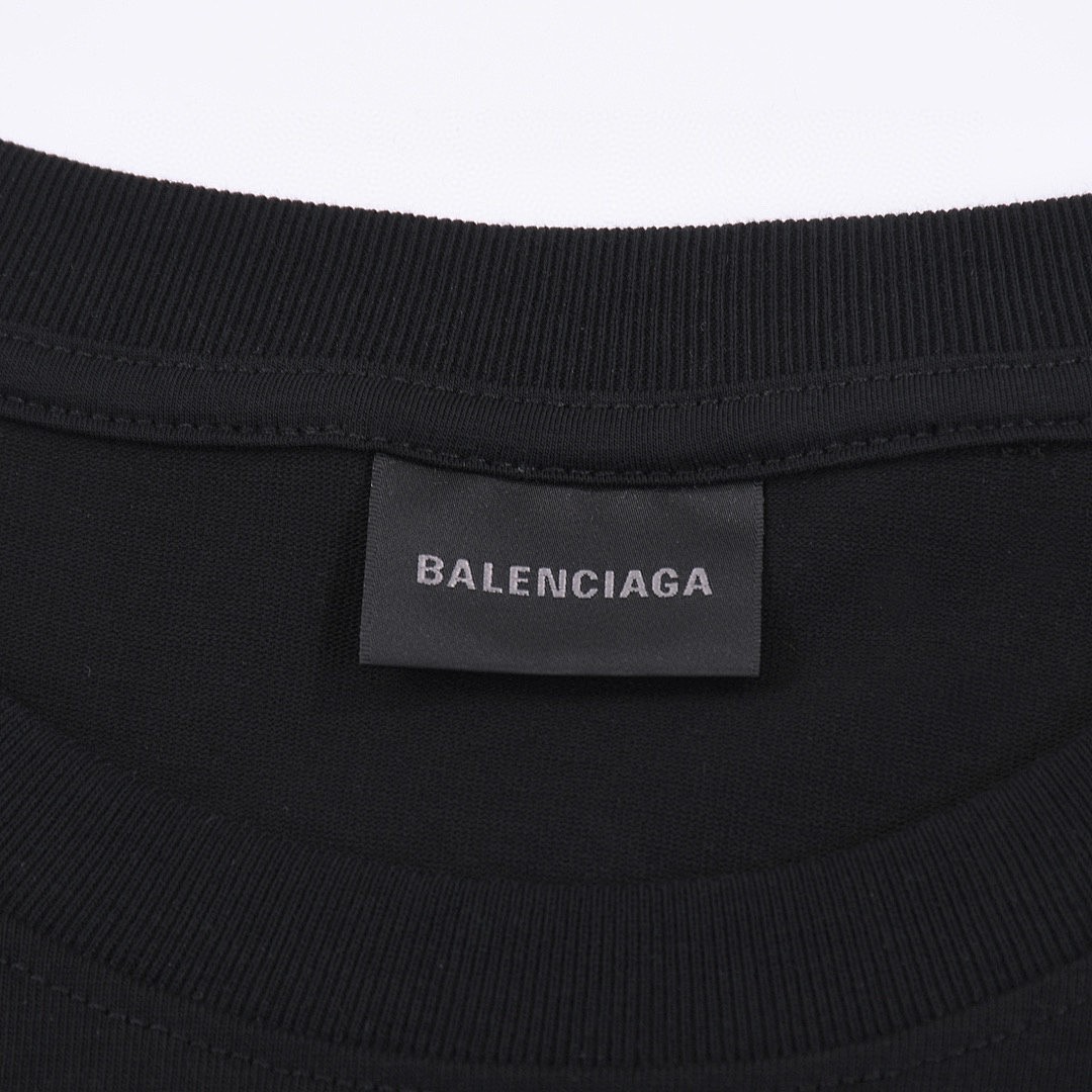 Balenciaga T-Shirt Style 175 detail view 2