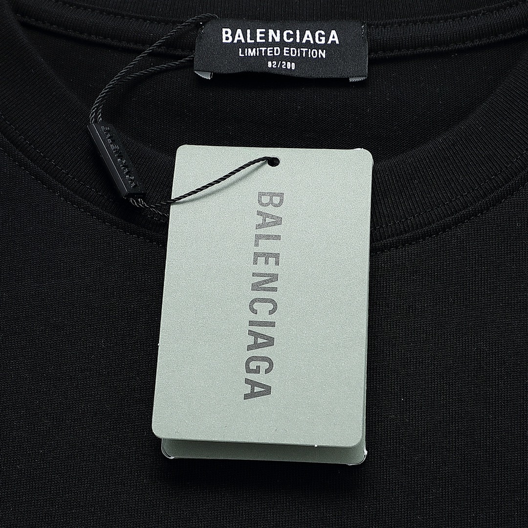 Balenciaga T-Shirt Style 179 detail view 2