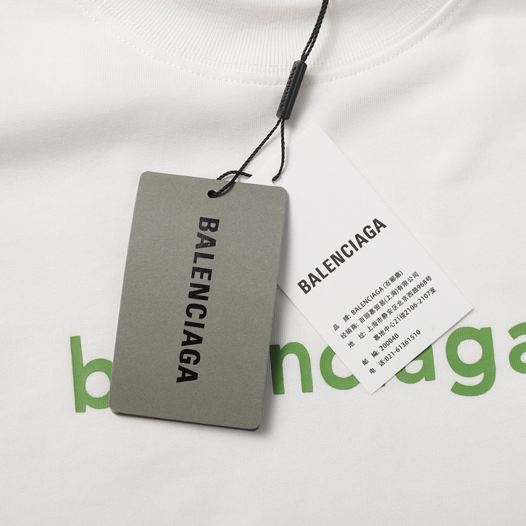 Balenciaga T-Shirt Style 200 detail view 2