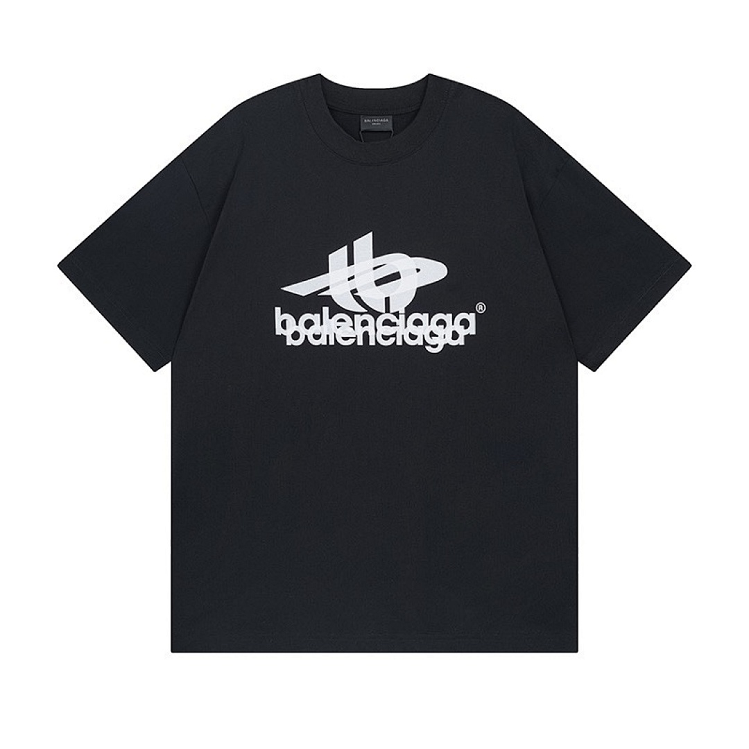 Balenciaga T-Shirt Style 206 detail view 1
