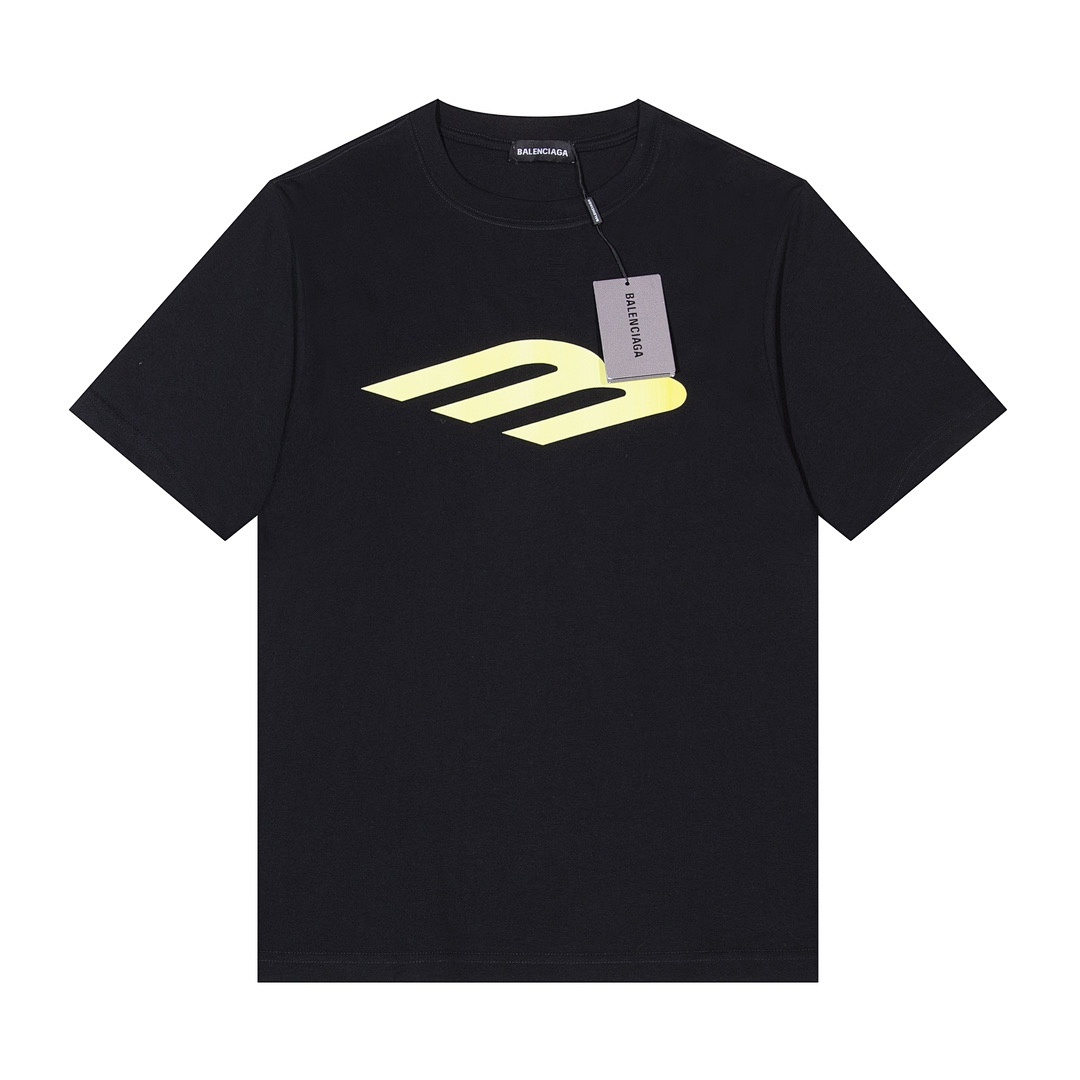 Balenciaga T-Shirt Style 225 detail view 1