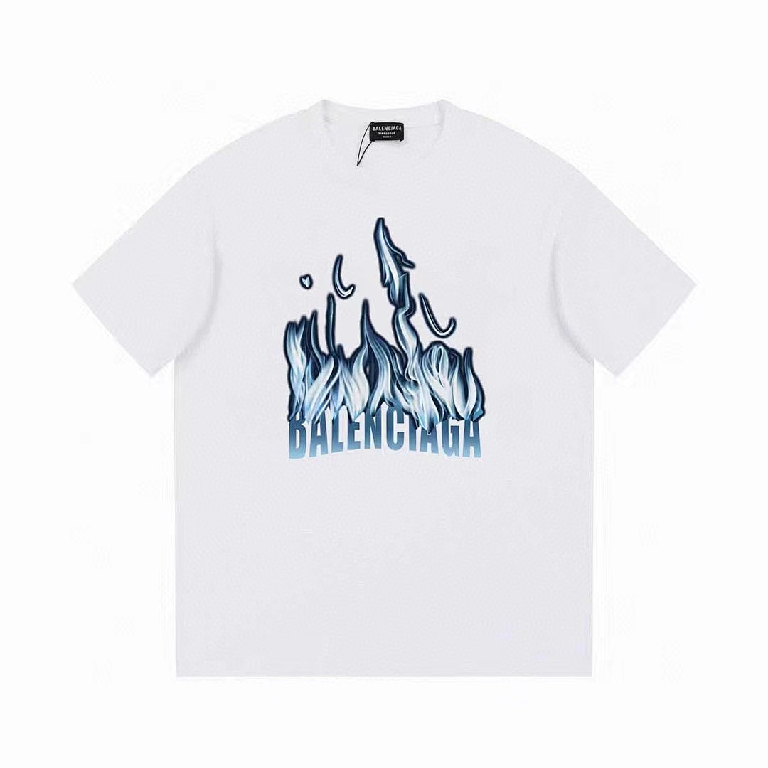 Balenciaga T-Shirt Style 232 detail view 1