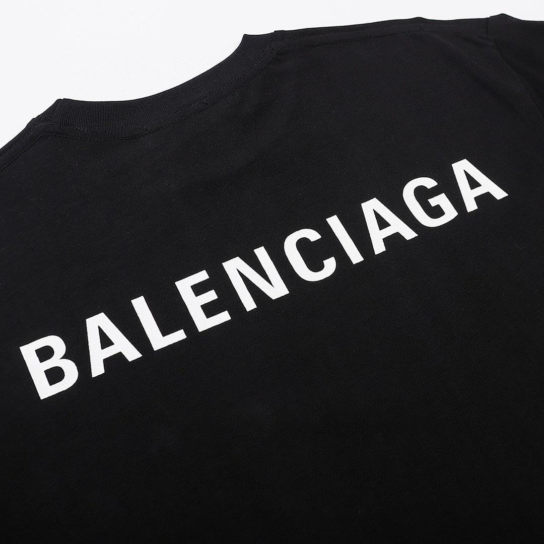 Balenciaga T-Shirt Style 233 detail view 4