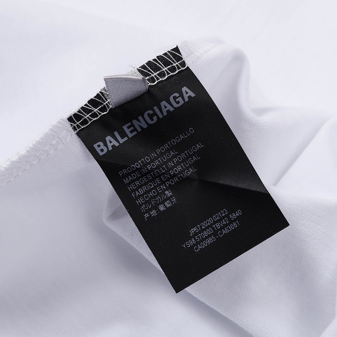 Balenciaga T-Shirt Style 234 detail view 1