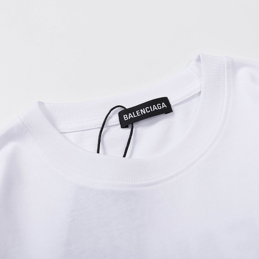 Balenciaga T-Shirt Style 234 detail view 3
