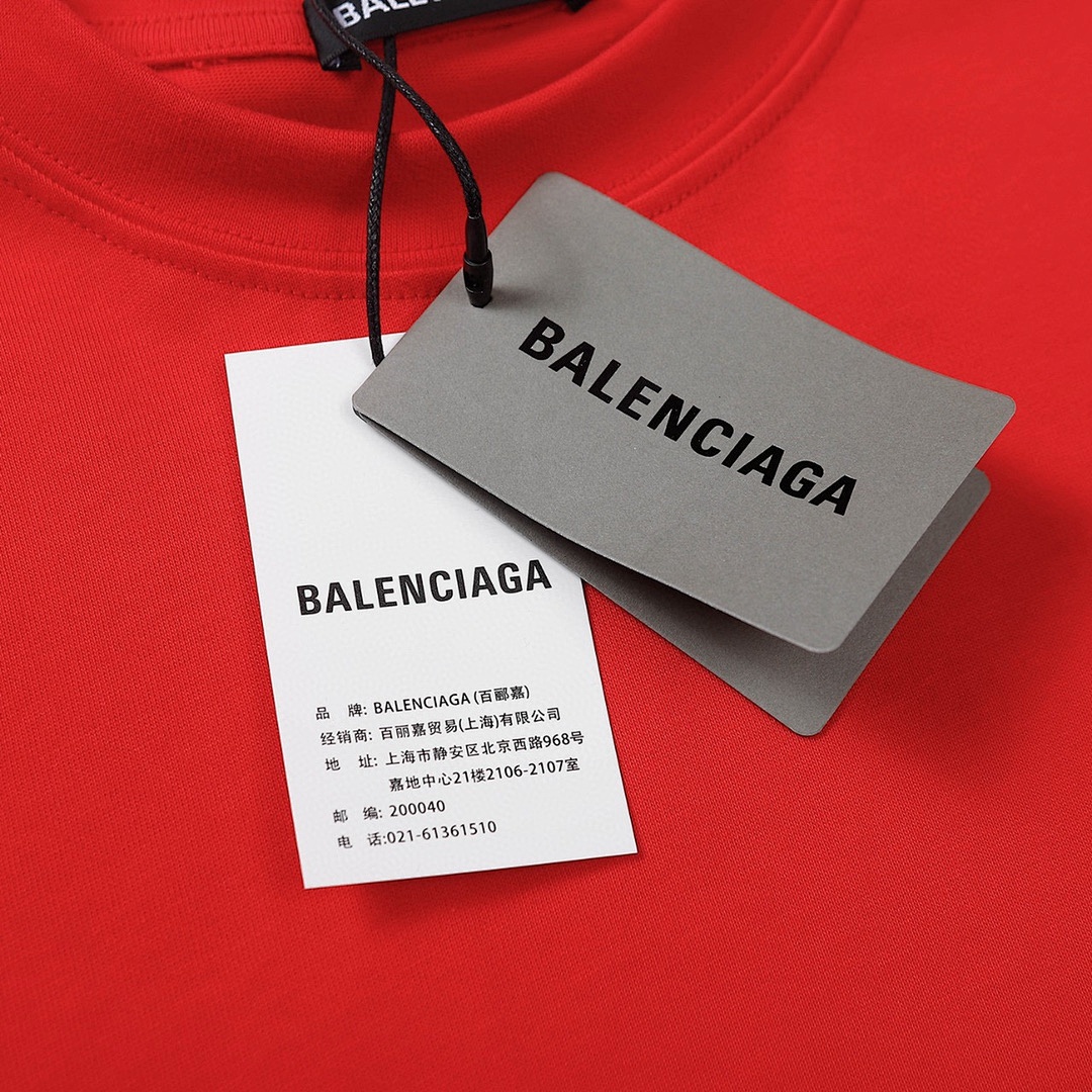 Balenciaga T-Shirt Style 236 detail view 2