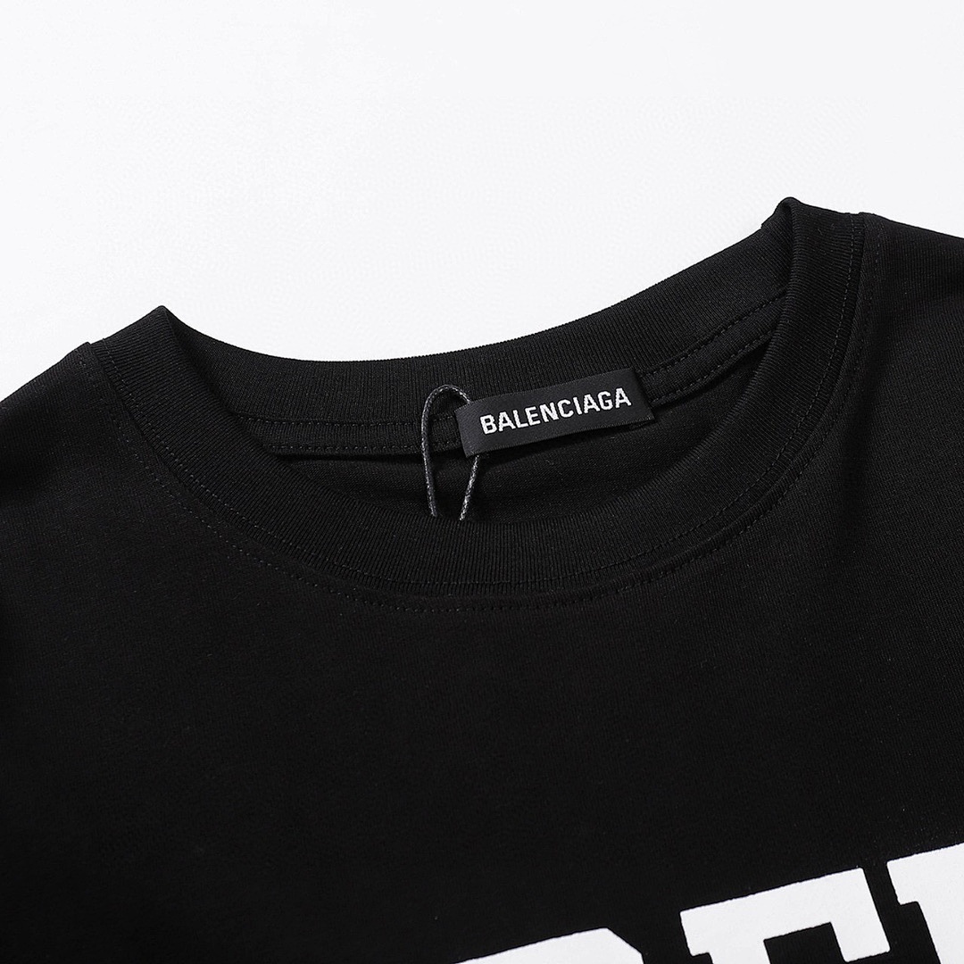 Balenciaga T-Shirt Style 237 detail view 4