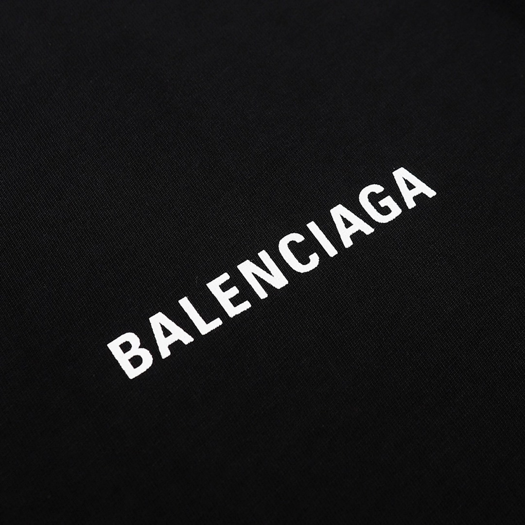 Balenciaga T-Shirt Style 238 detail view 2