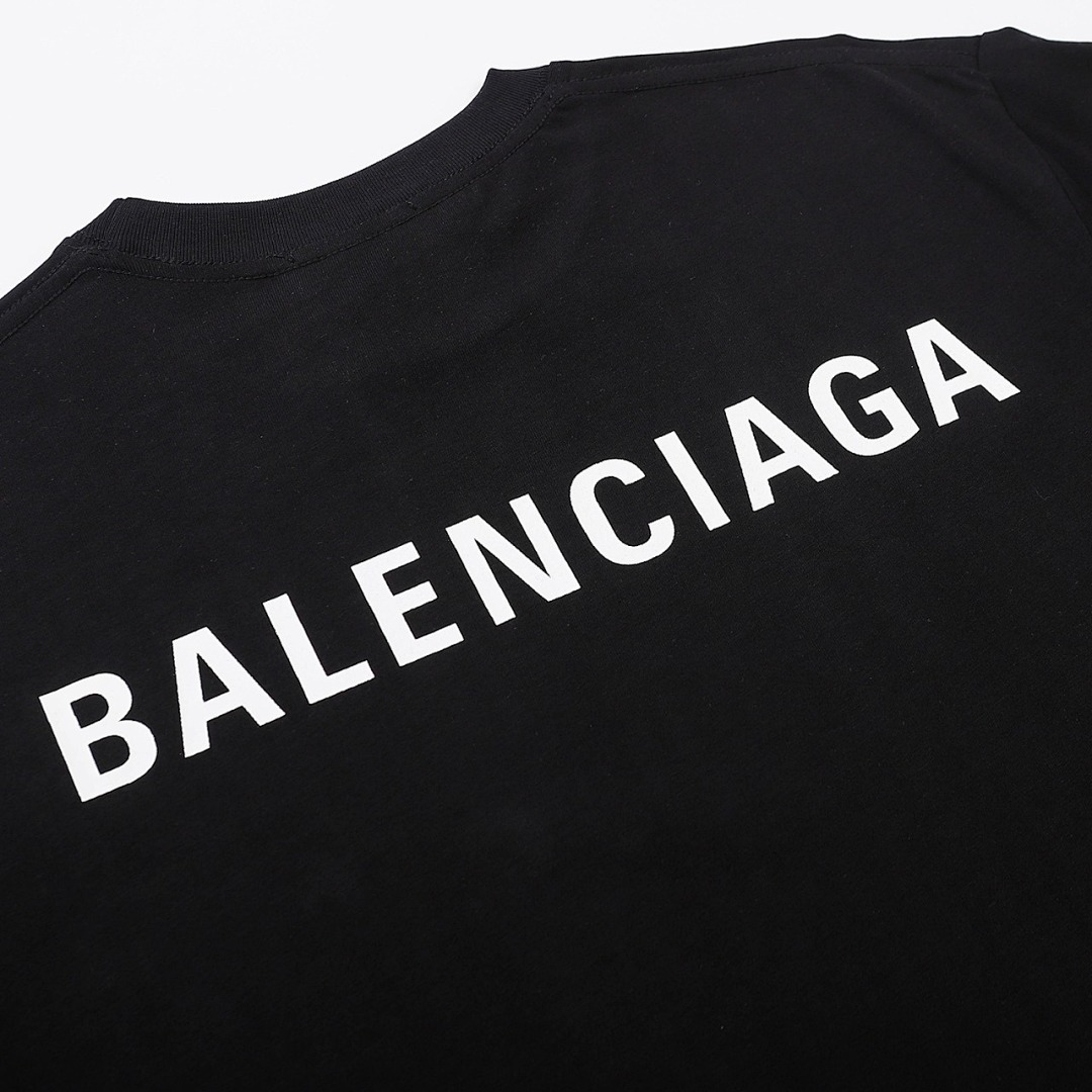 Balenciaga T-Shirt Style 238 detail view 4