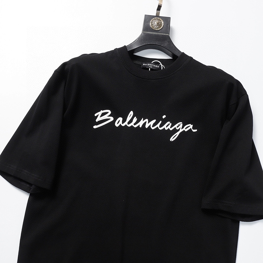 Balenciaga T-Shirt Style 239 detail view 6