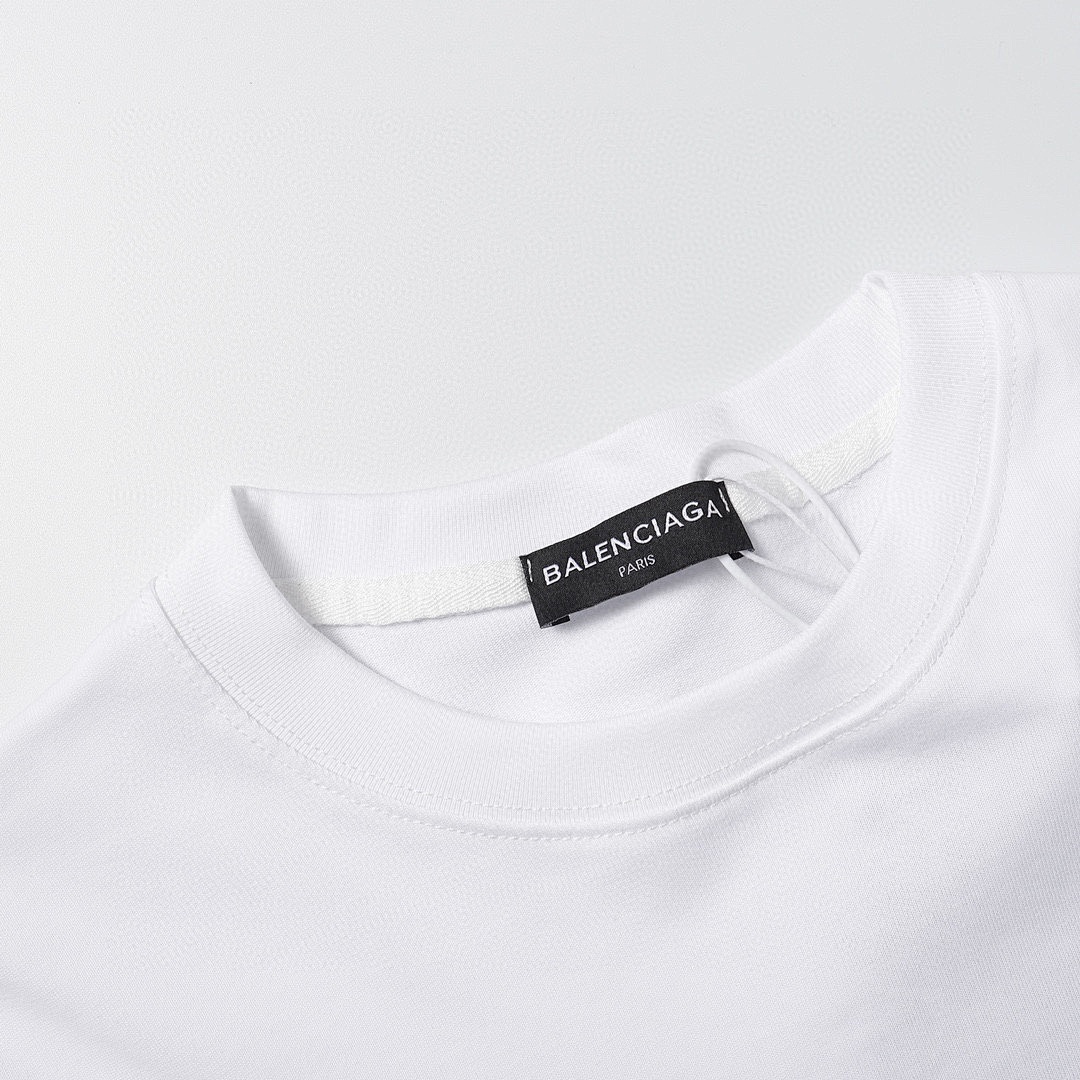 Balenciaga T-Shirt Style 240 detail view 4