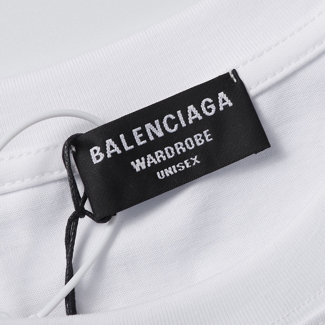 Balenciaga T-Shirt Style 243 detail view 4