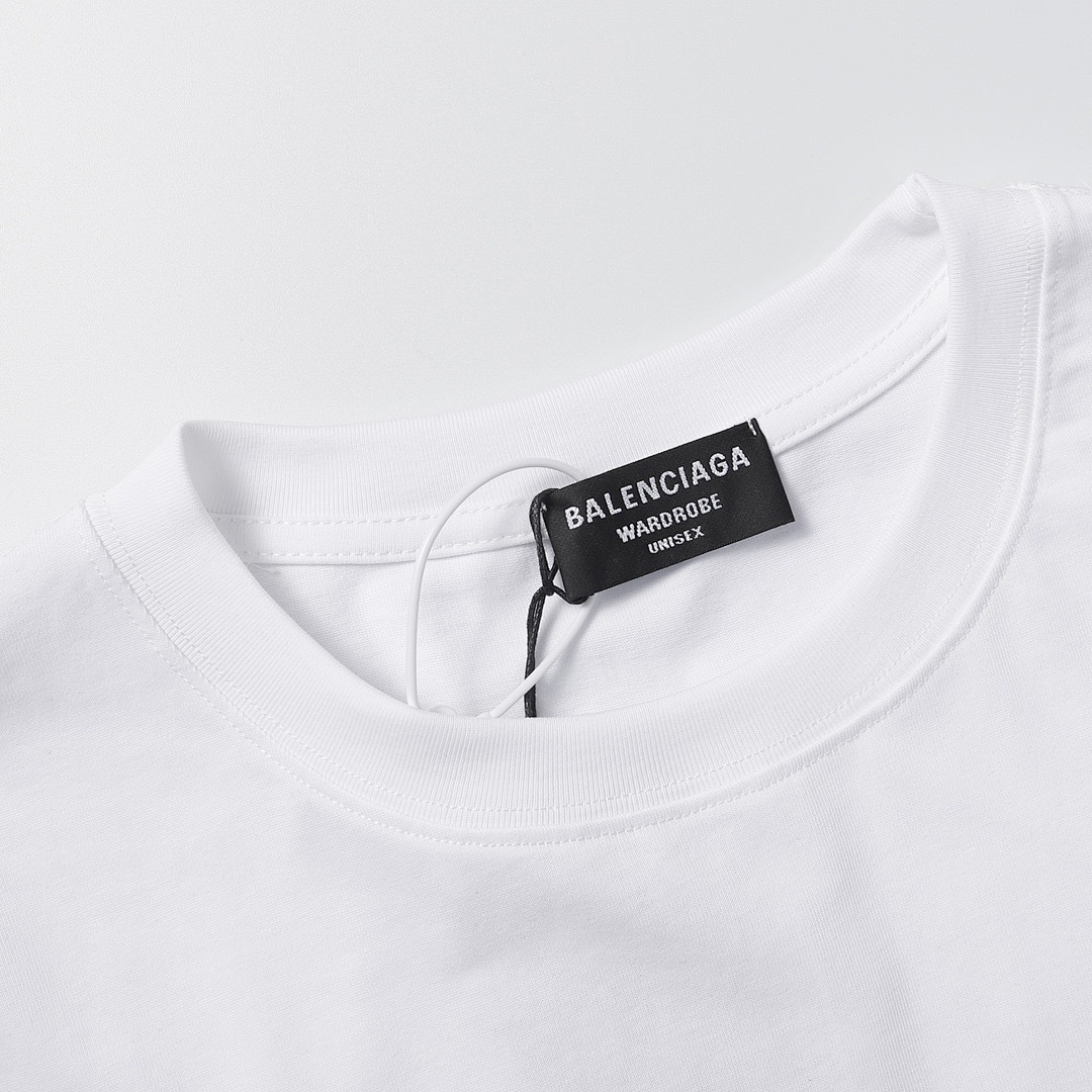 Balenciaga T-Shirt Style 243 detail view 5