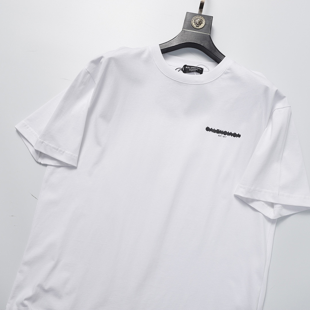 Balenciaga T-Shirt Style 243 detail view 6