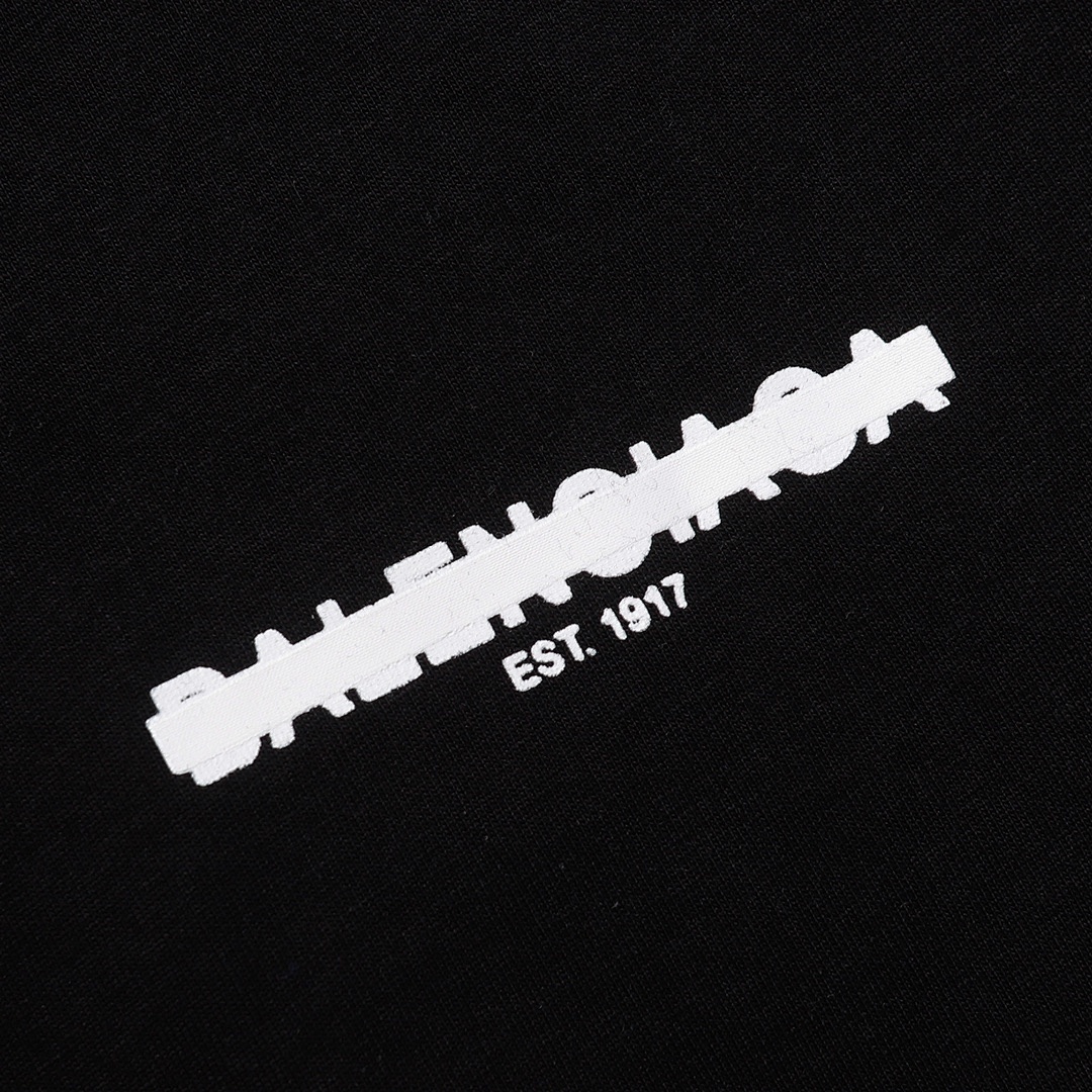 Balenciaga T-Shirt Style 244 detail view 1