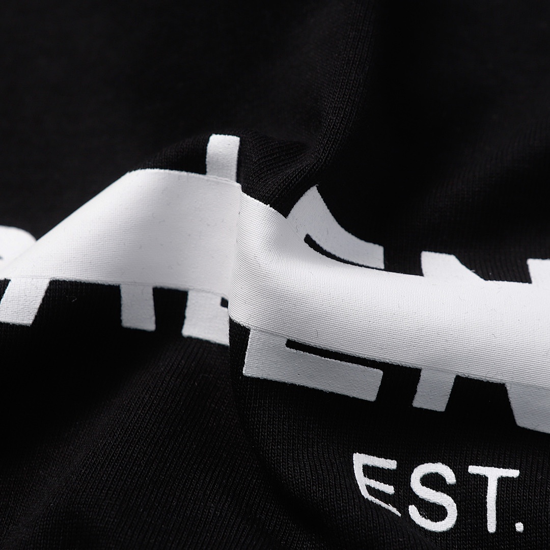Balenciaga T-Shirt Style 244 detail view 4