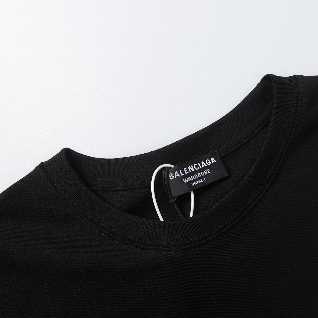 Balenciaga T-Shirt Style 244 detail view 5