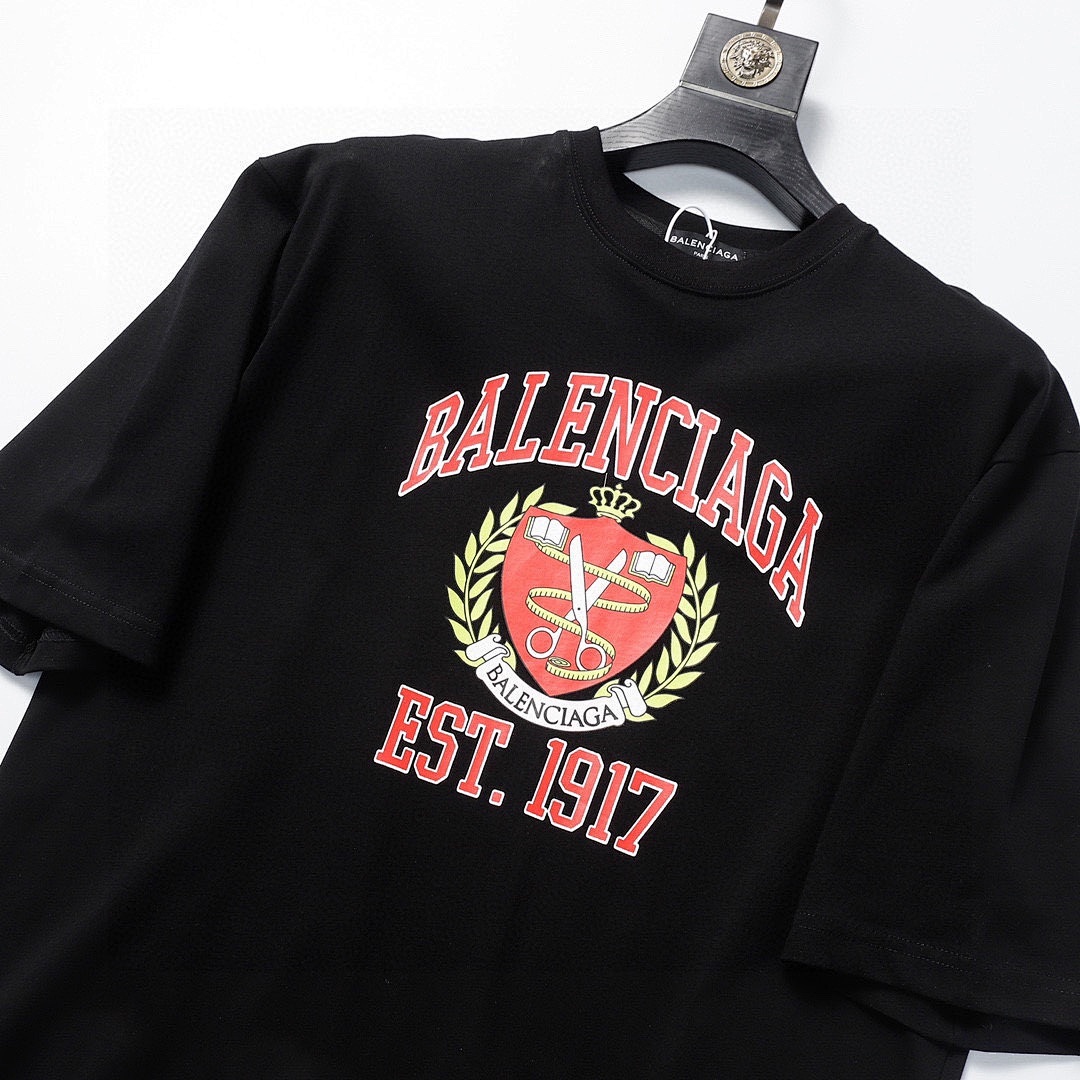 Balenciaga T-Shirt Style 245 detail view 6
