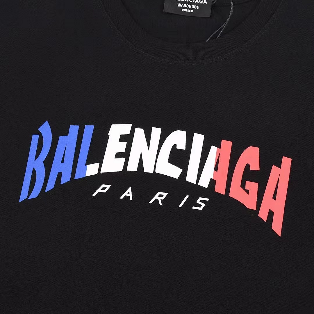 Balenciaga T-Shirt Style 249 detail view 1