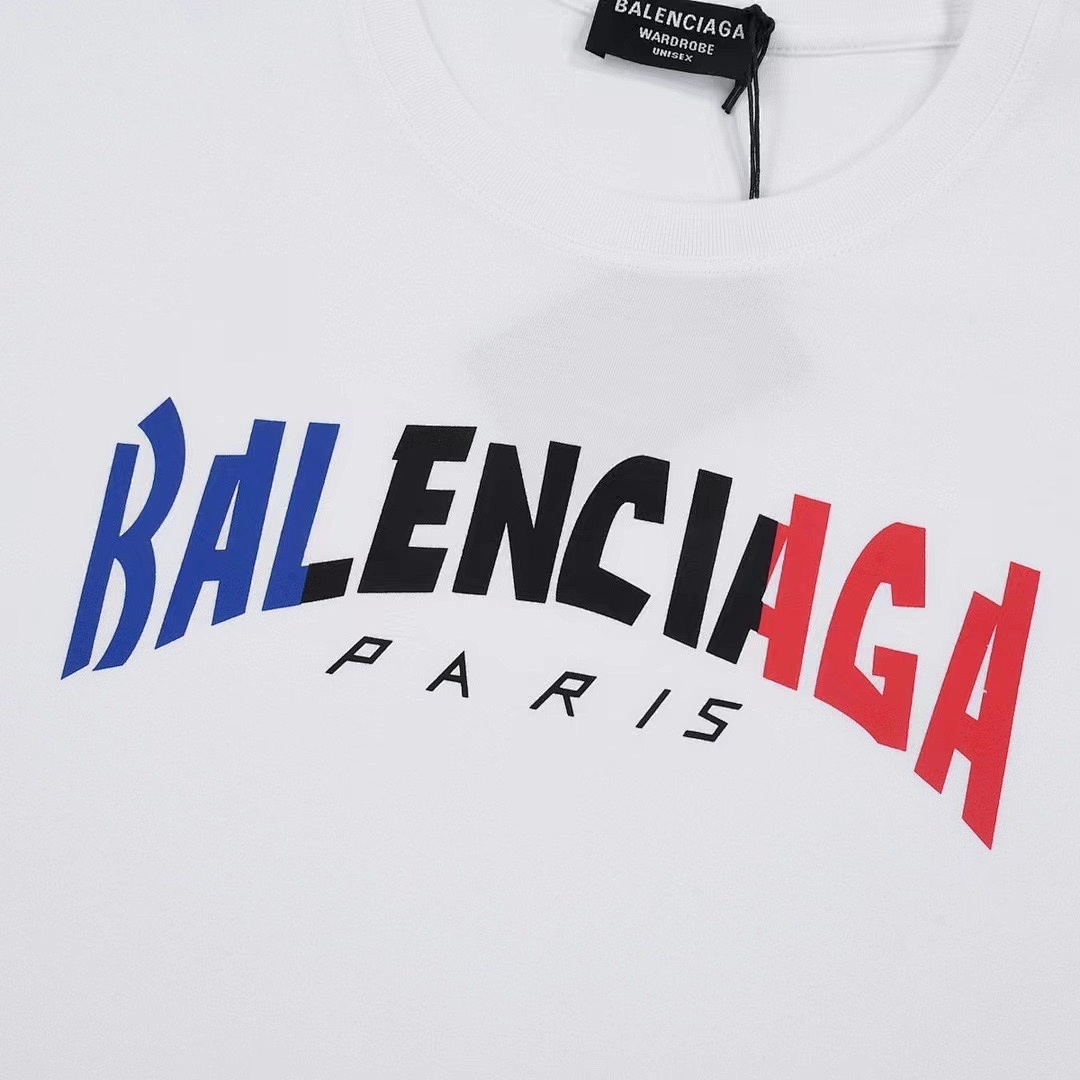 Balenciaga T-Shirt Style 249 detail view 2