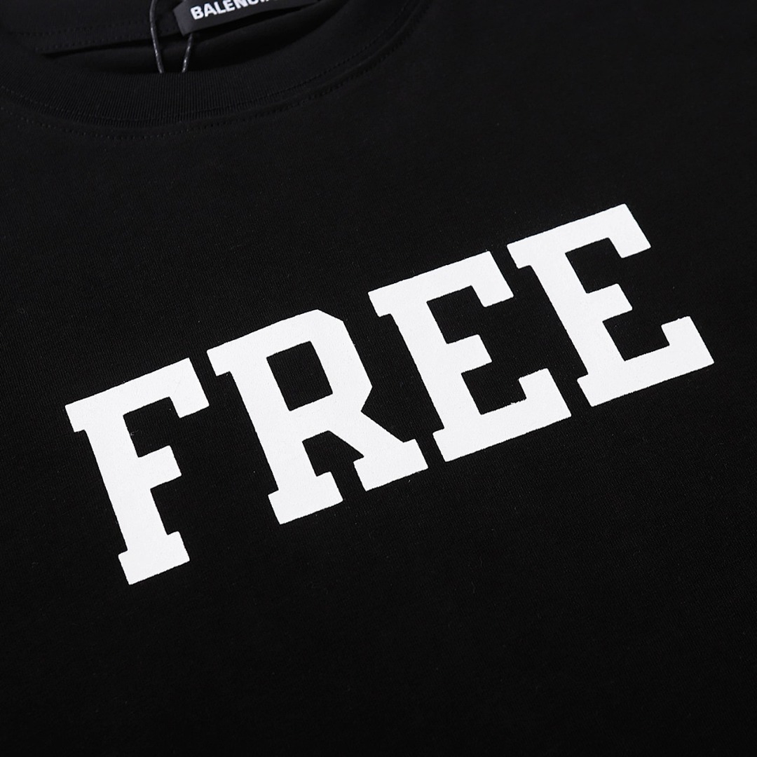Balenciaga T-Shirt Style 261 detail view 4