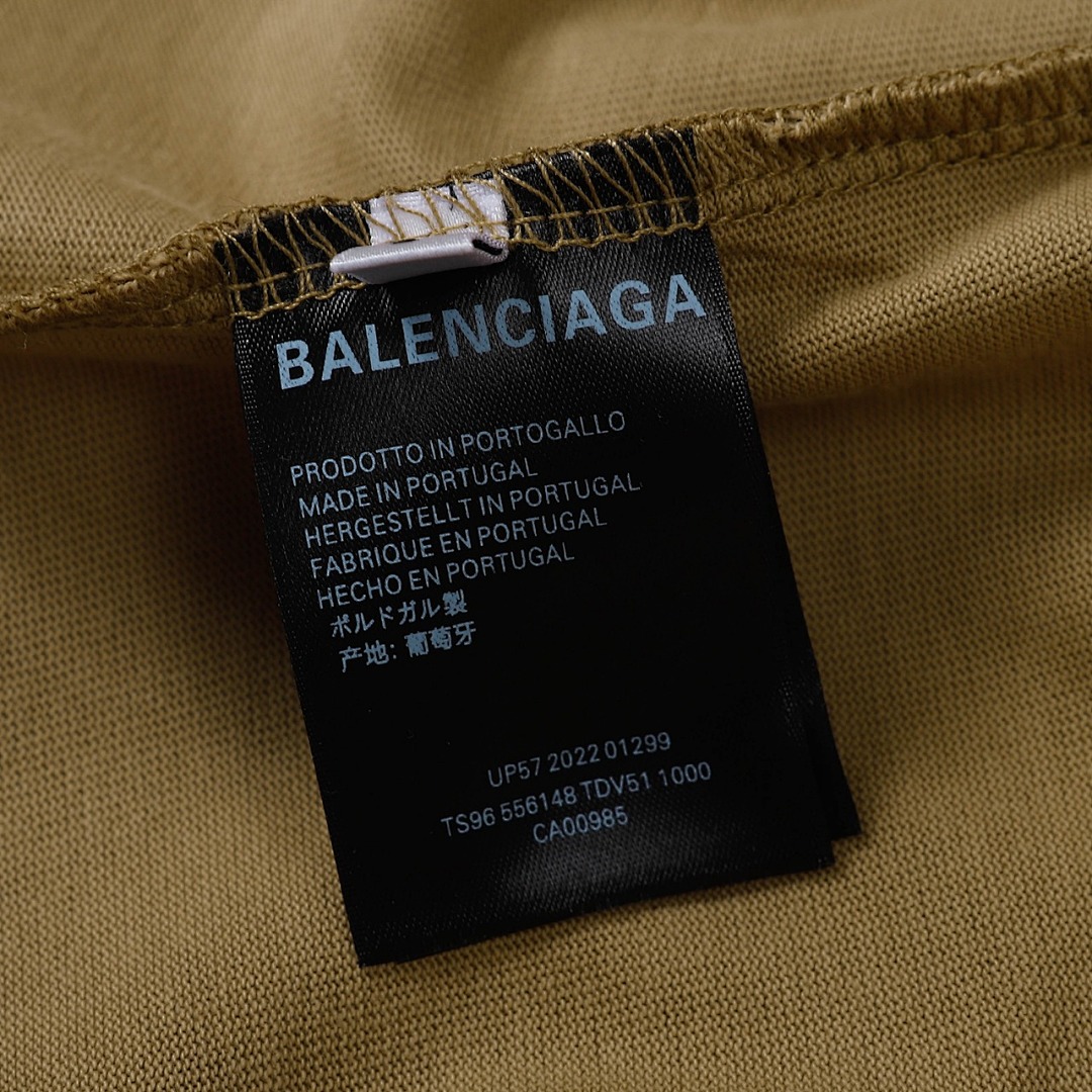 Balenciaga T-Shirt Style 262 detail view 1