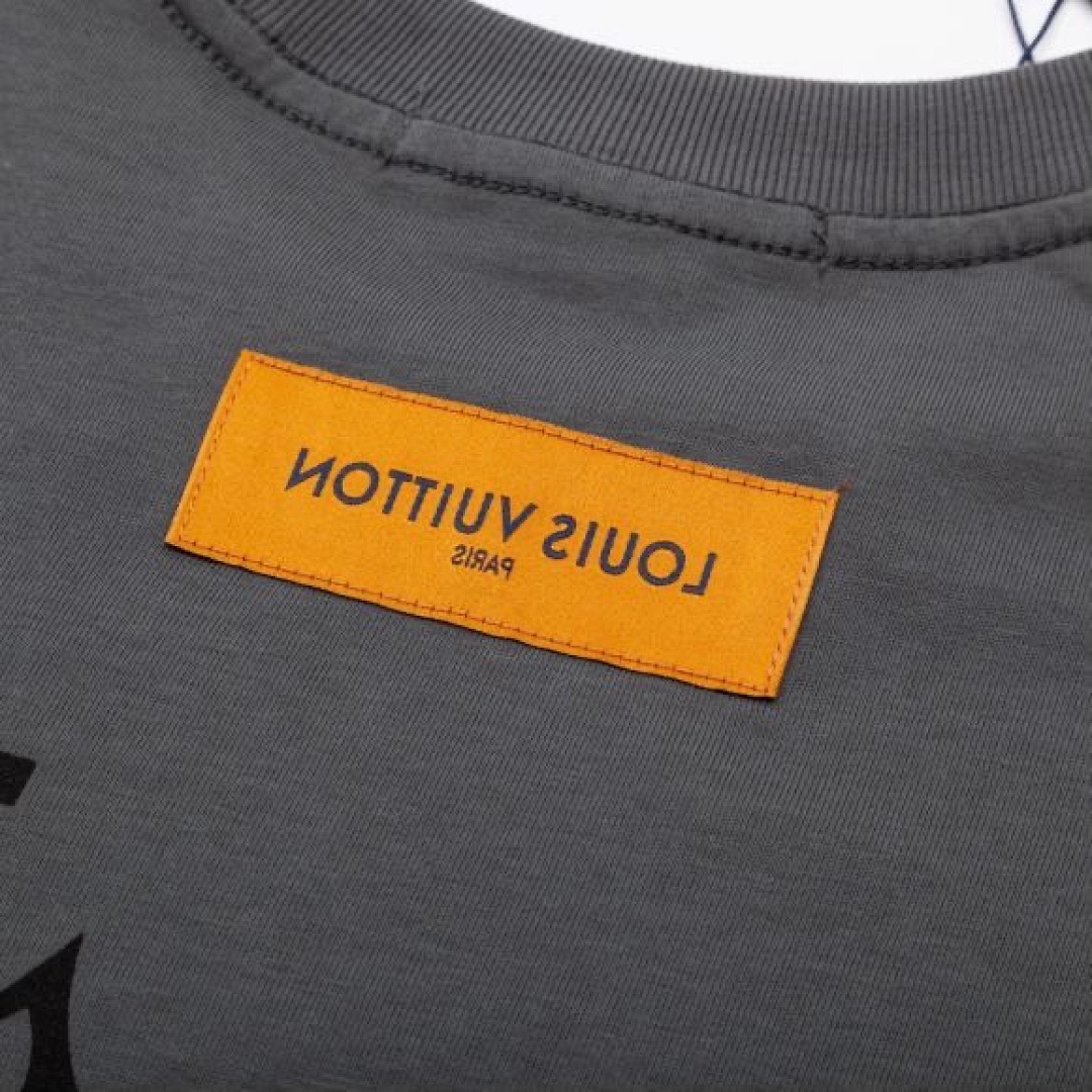 Louis Vuitton T-Shirt Style 130 detail view 1
