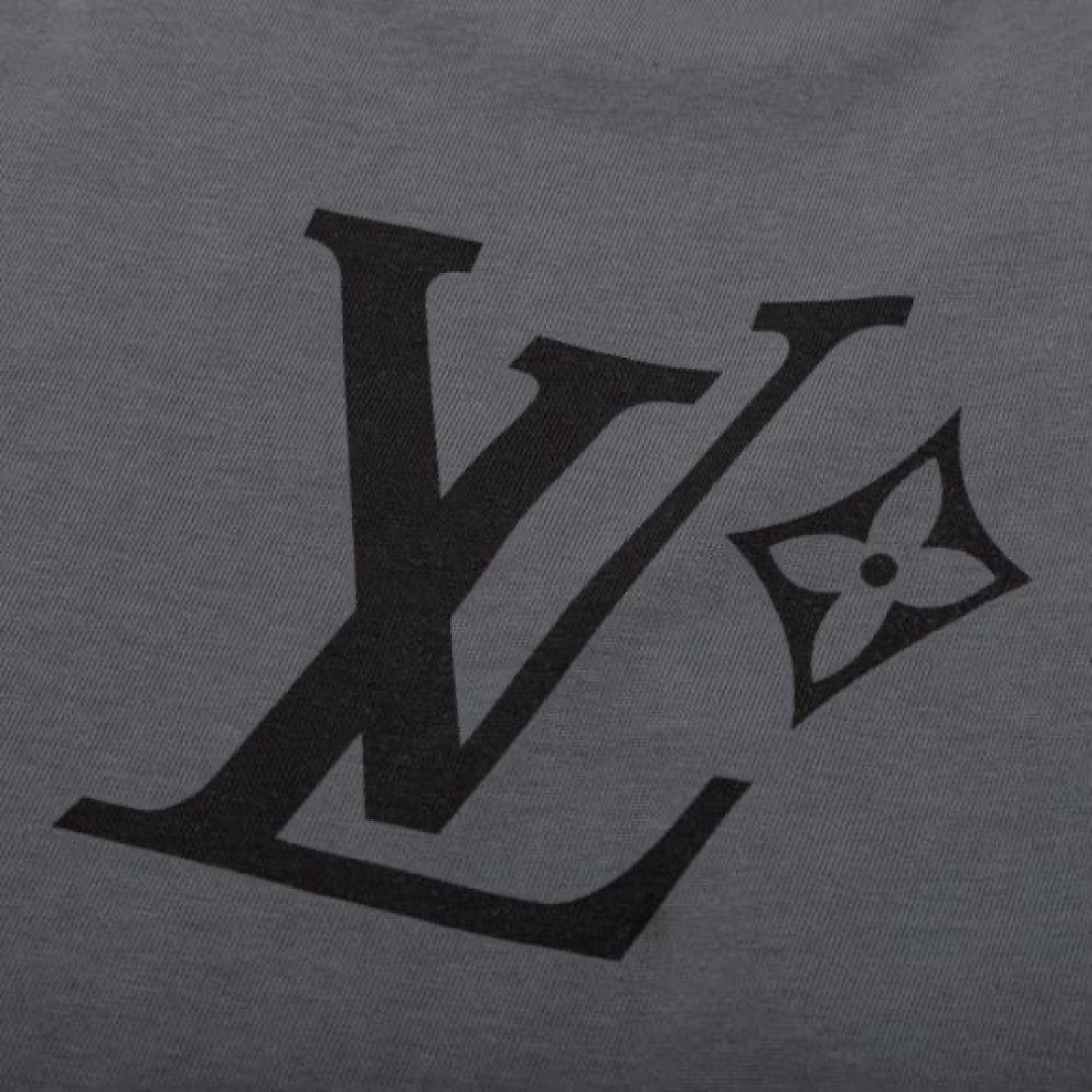Louis Vuitton T-Shirt Style 130 detail view 4