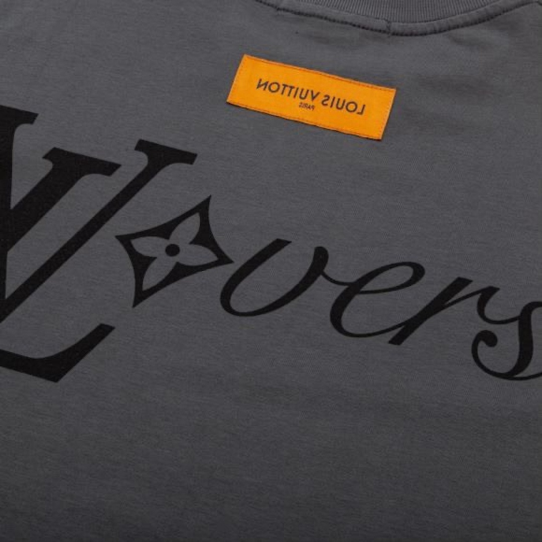 Louis Vuitton T-Shirt Style 130 detail view 5