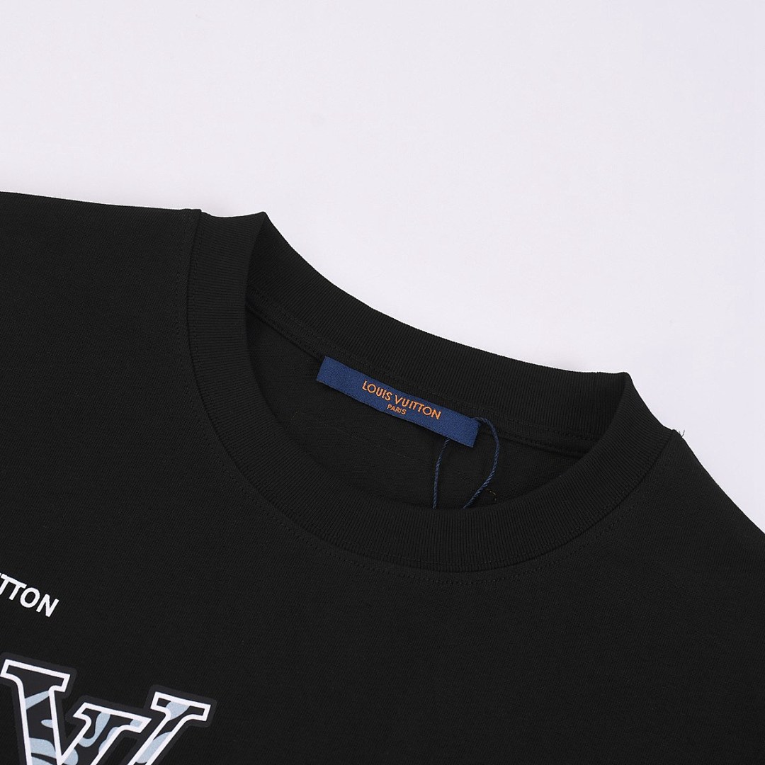 Louis Vuitton T-Shirt Style 165 detail view 3