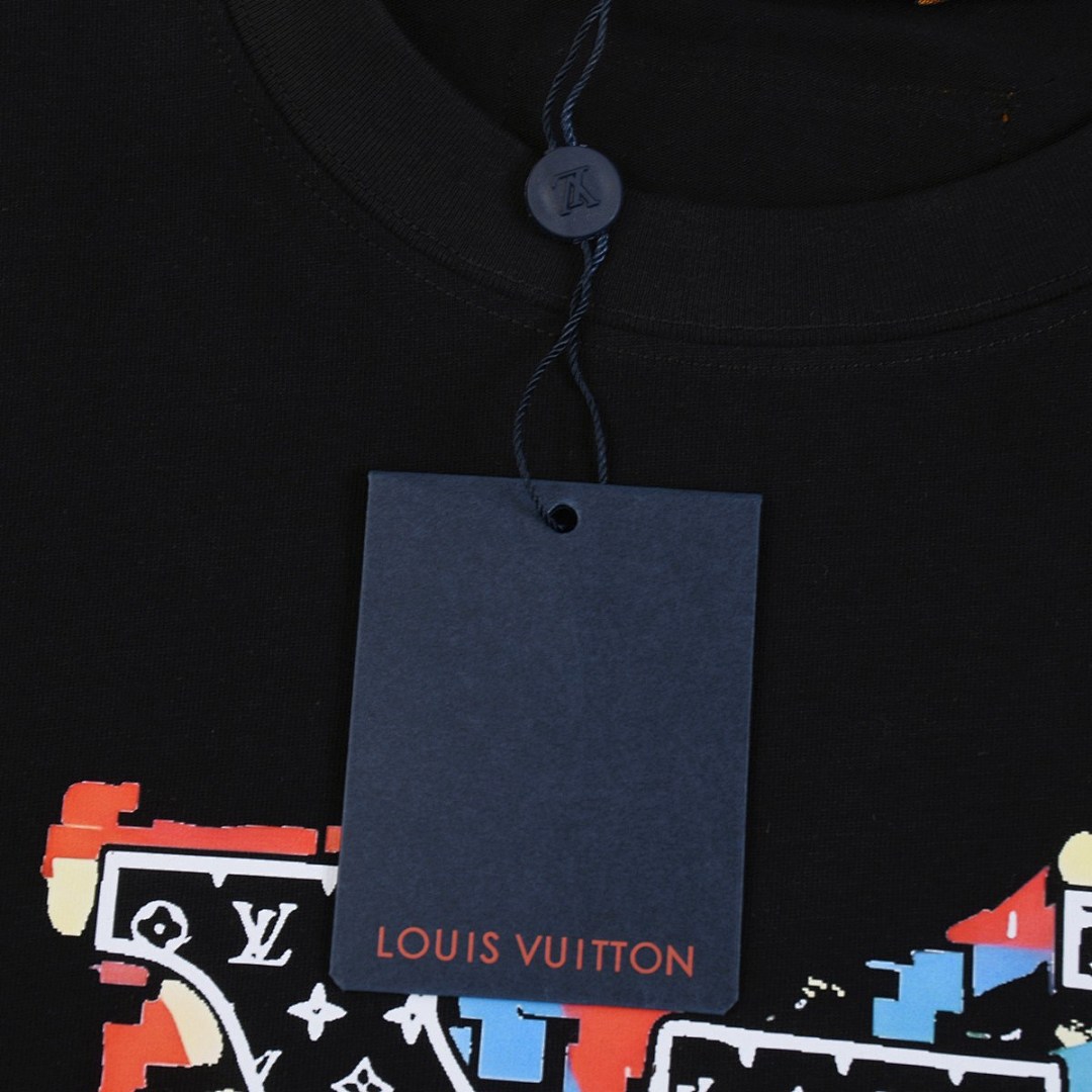 Louis Vuitton T-Shirt Style 173 detail view 2