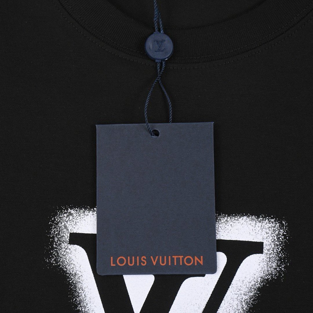 Louis Vuitton T-Shirt Style 197 detail view 2