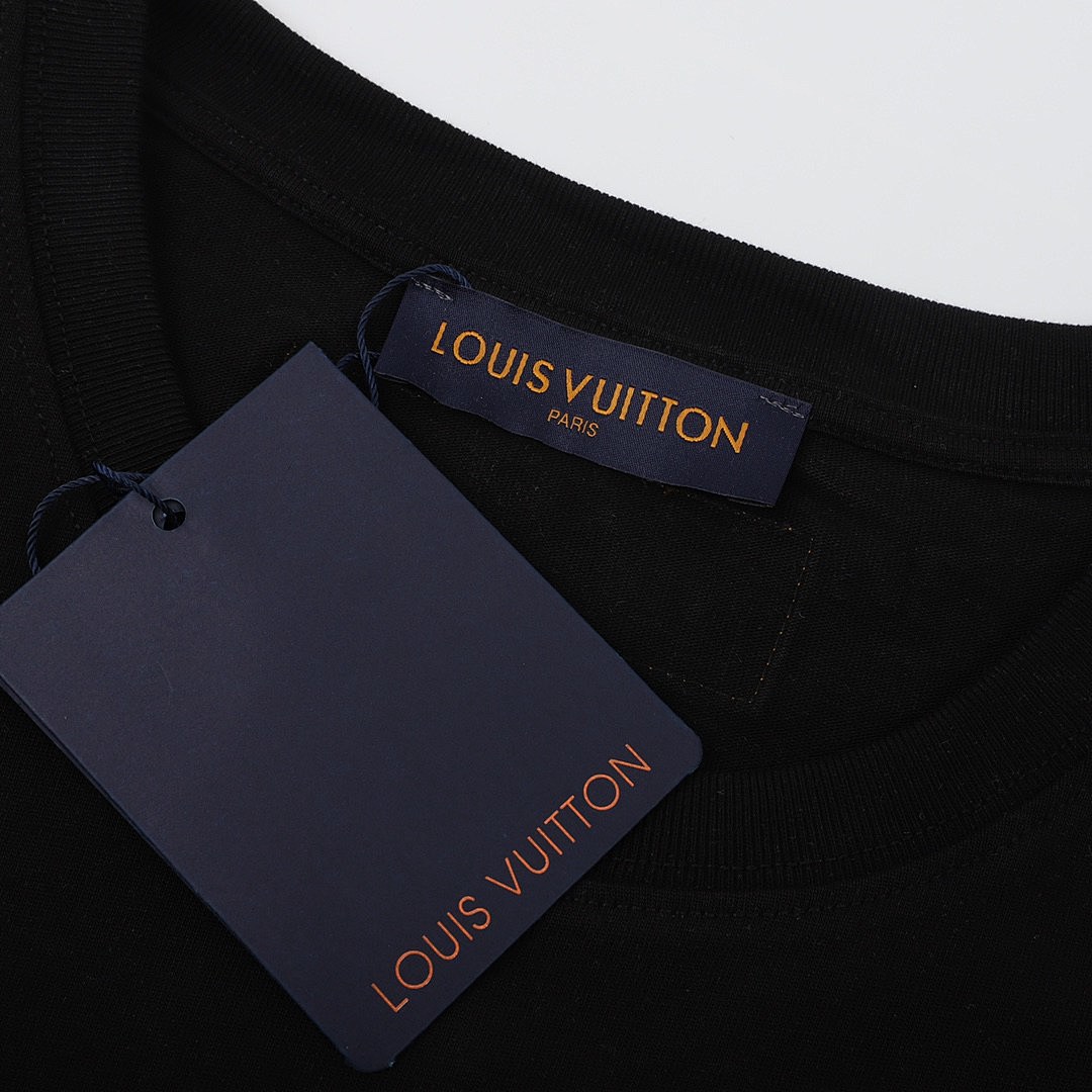 Louis Vuitton T-Shirt Style 208 detail view 5