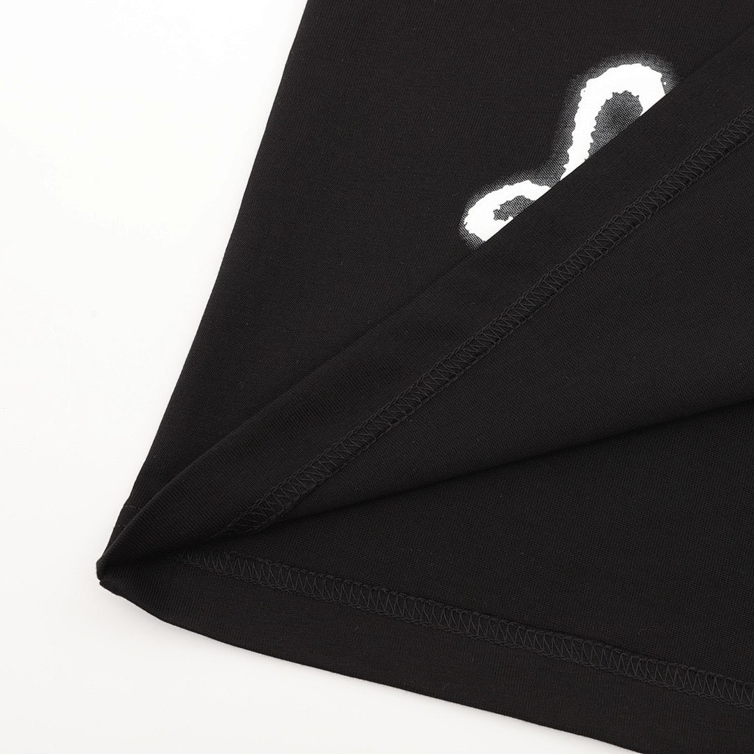 Louis Vuitton T-Shirt Style 212 detail view 3