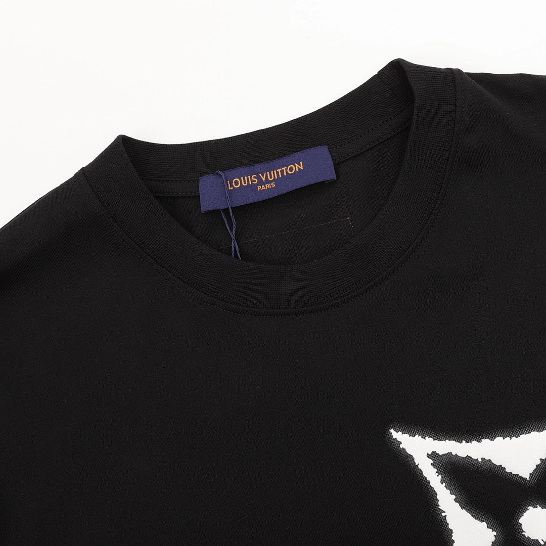Louis Vuitton T-Shirt Style 212 detail view 4