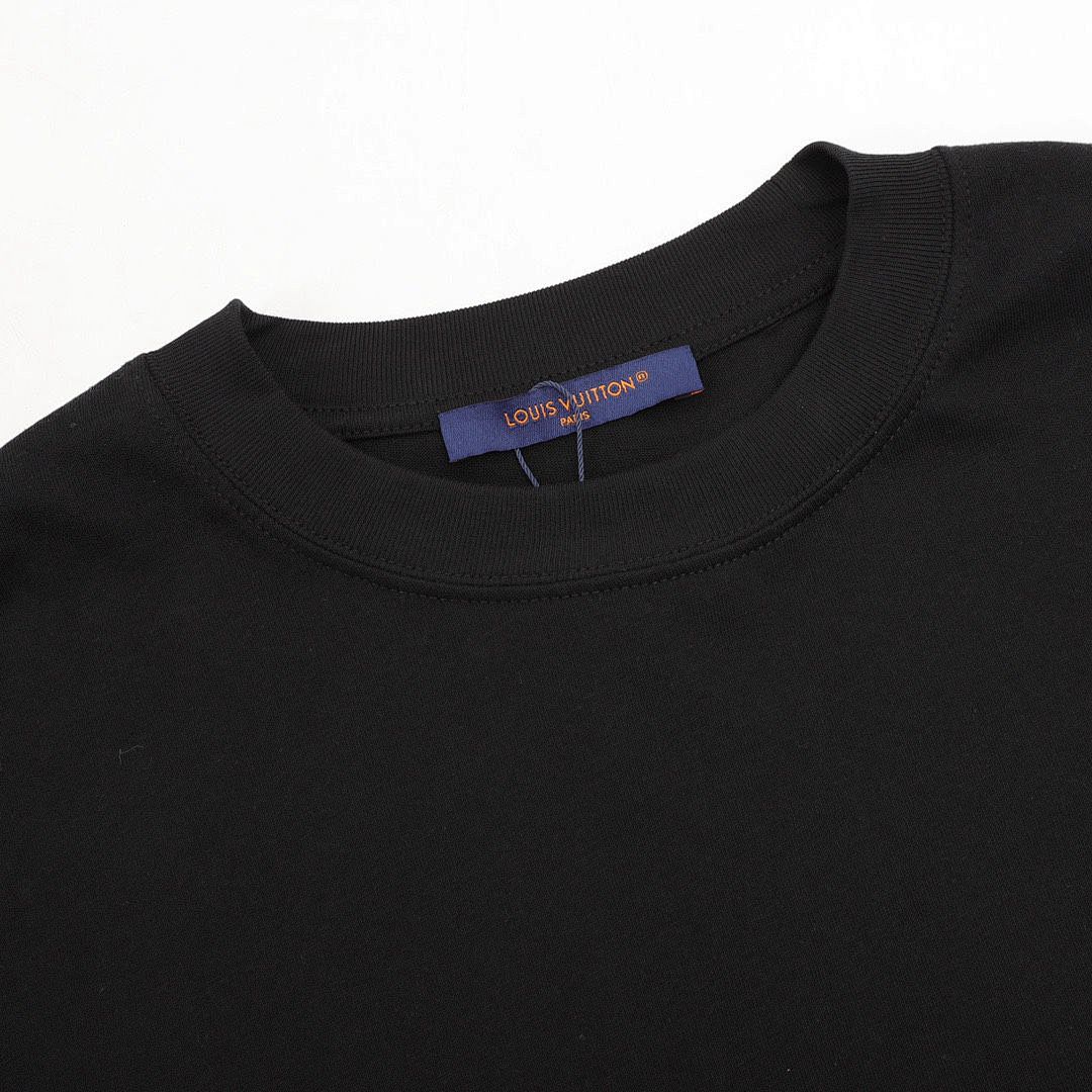 Louis Vuitton T-Shirt Style 244 detail view 3