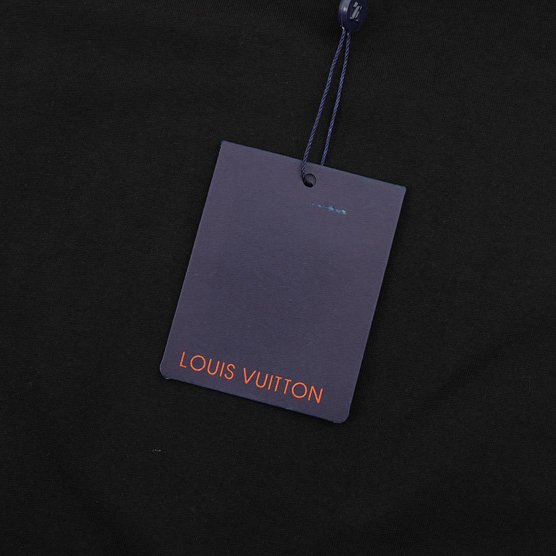Louis Vuitton T-Shirt Style 244 detail view 5