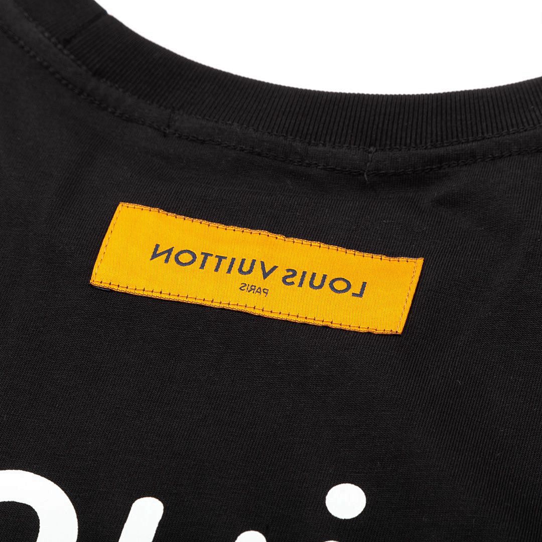 Louis Vuitton T-Shirt Style 324 detail view 2