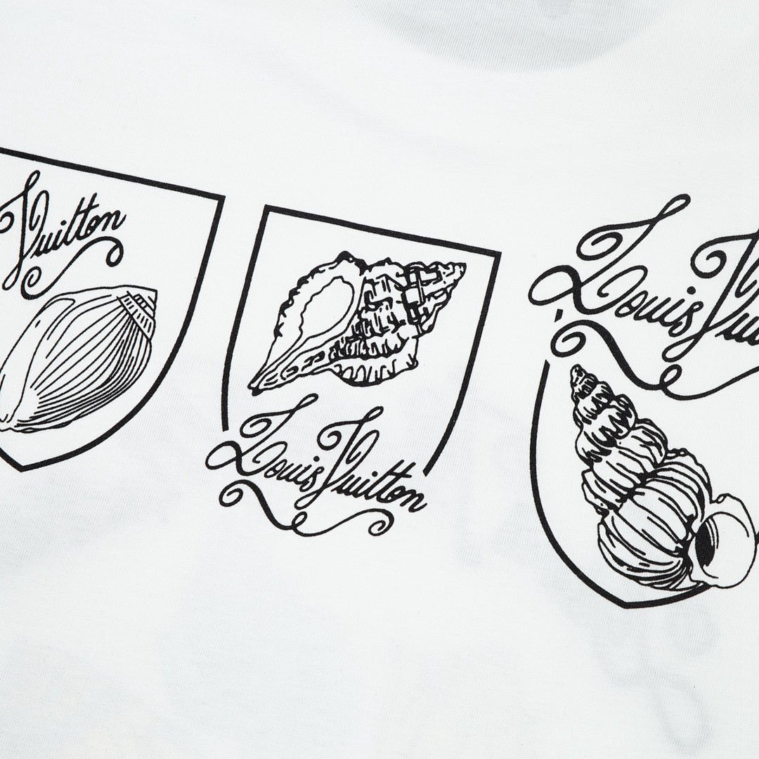 Louis Vuitton T-Shirt Style 325 detail view 1
