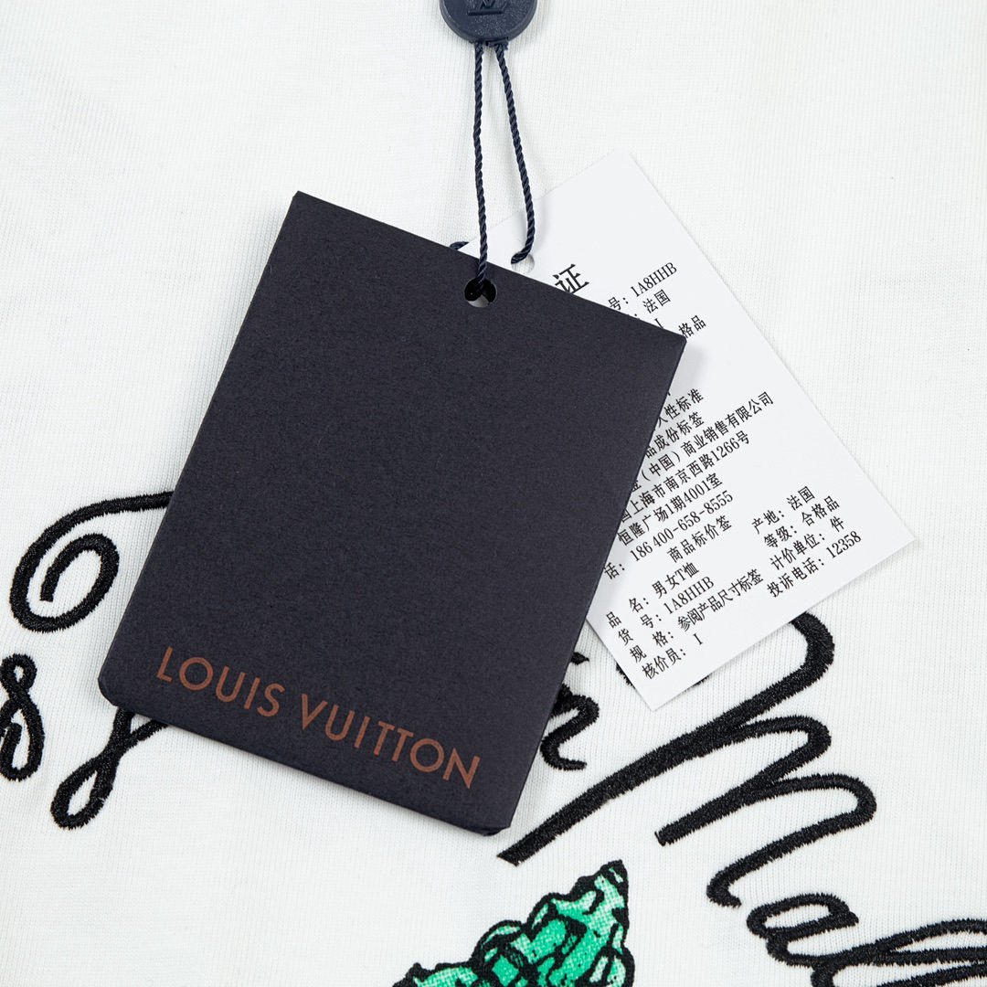 Louis Vuitton T-Shirt Style 325 detail view 4