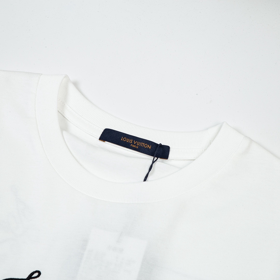 Louis Vuitton T-Shirt Style 325 detail view 5