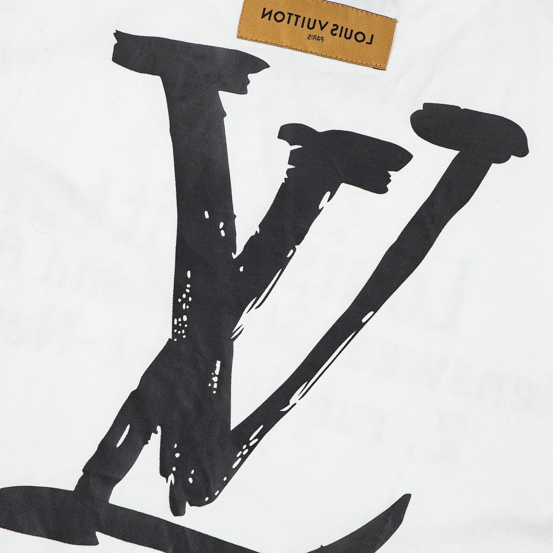 Louis Vuitton T-Shirt Style 326 detail view 1