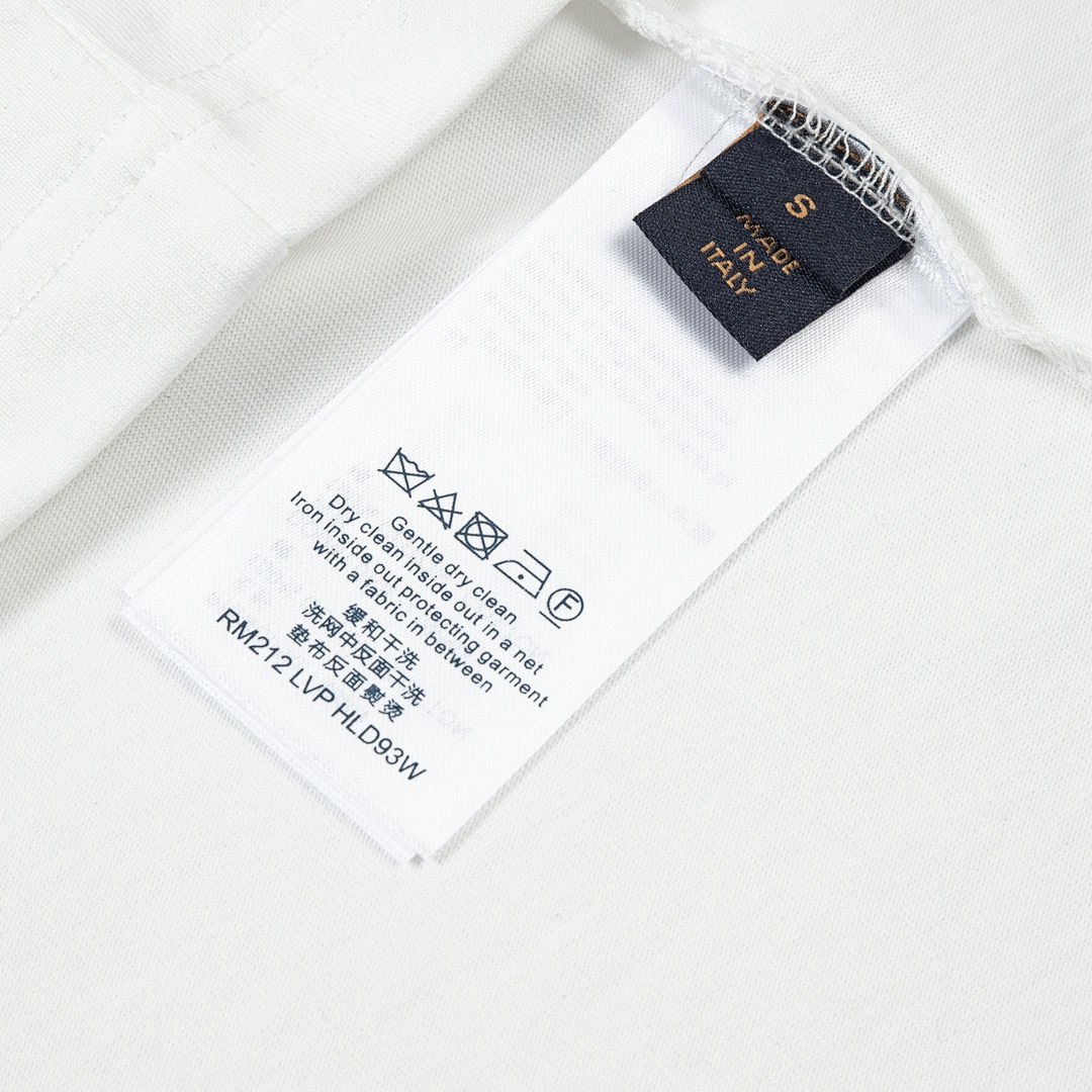 Louis Vuitton T-Shirt Style 326 detail view 6