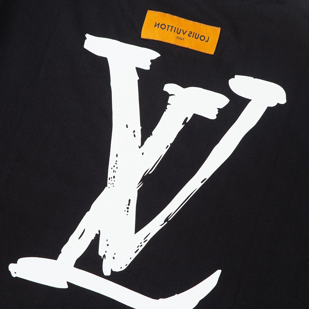 Louis Vuitton T-Shirt Style 327 detail view 2