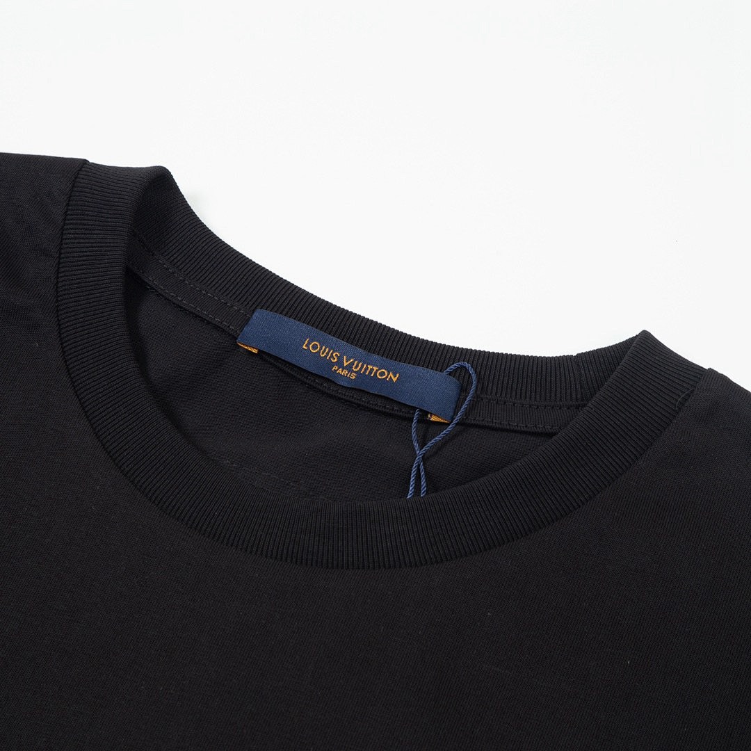 Louis Vuitton T-Shirt Style 327 detail view 4