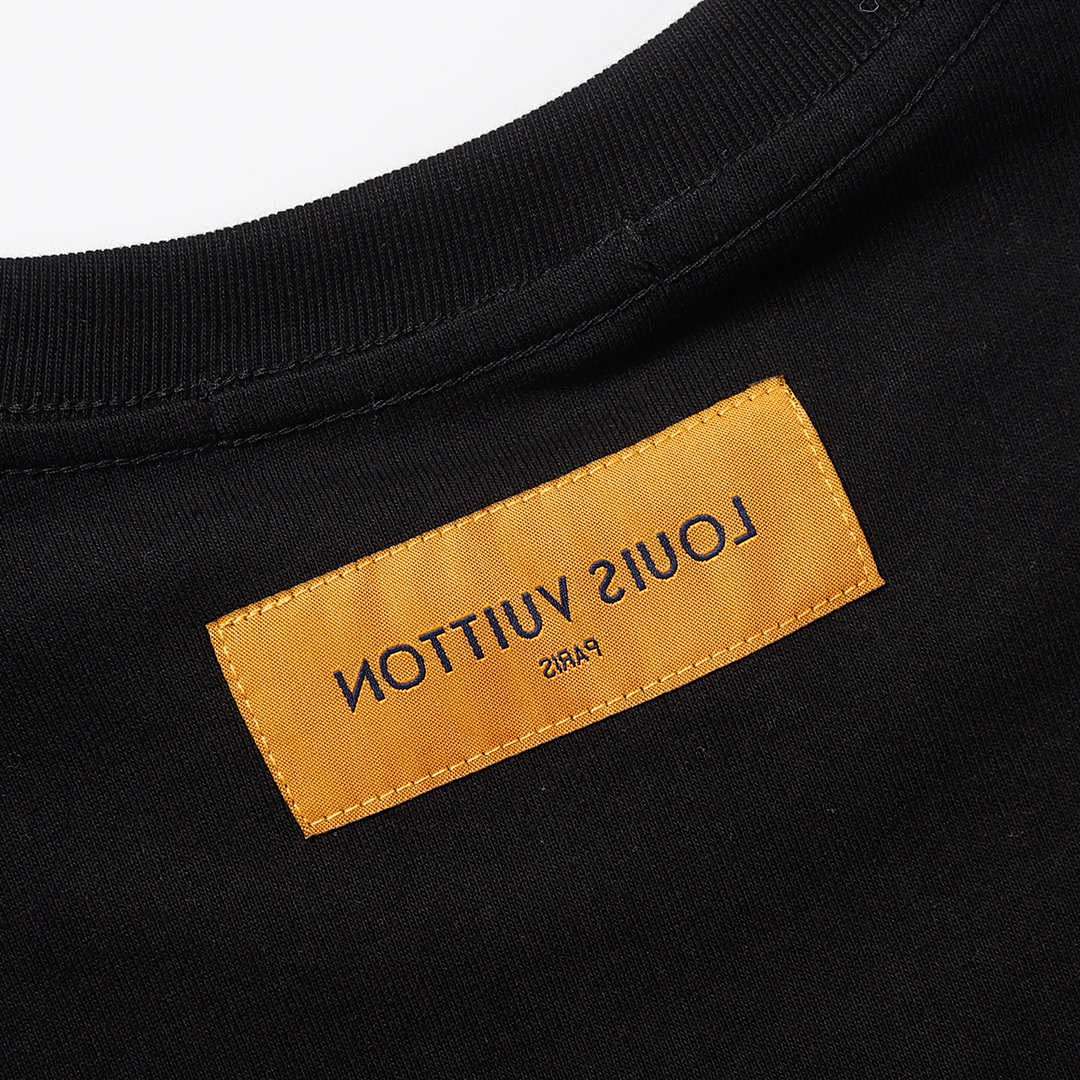 Louis Vuitton T-Shirt Style 328 detail view 3