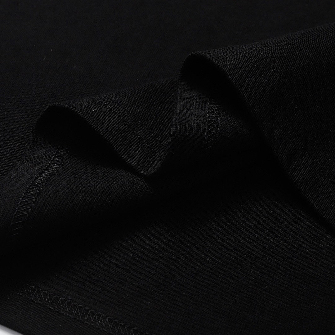 Louis Vuitton T-Shirt Style 328 detail view 7